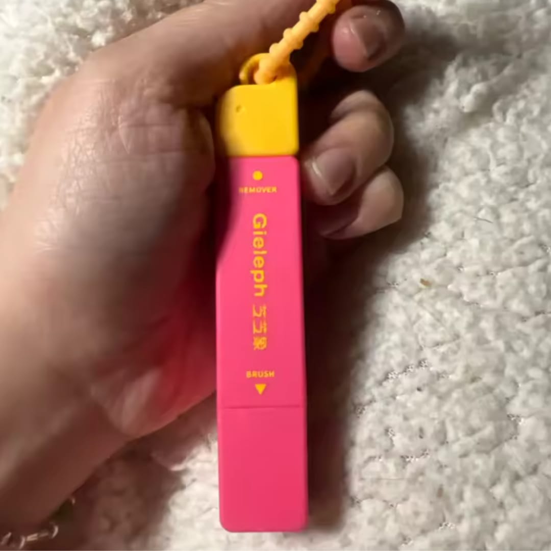 Customer photo review of Lápiz Quitamanchas Instantáneo 2 en 1