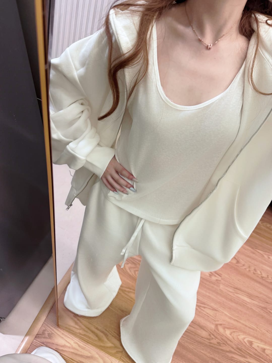 Customer photo review of 0122stepll Off-Duty Oversized Hoodie, Scoop Tank & Wide-Leg Pants Set