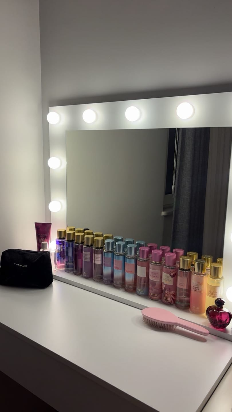 Customer photo review of Rani BJ104 Makyaj Tuvalet Masası Tek Çekmeceli Takı Düzenleyici Beyaz
