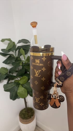 Customer photo review of Designer Holographic 40 OZ Insulated Car Cup ❤️