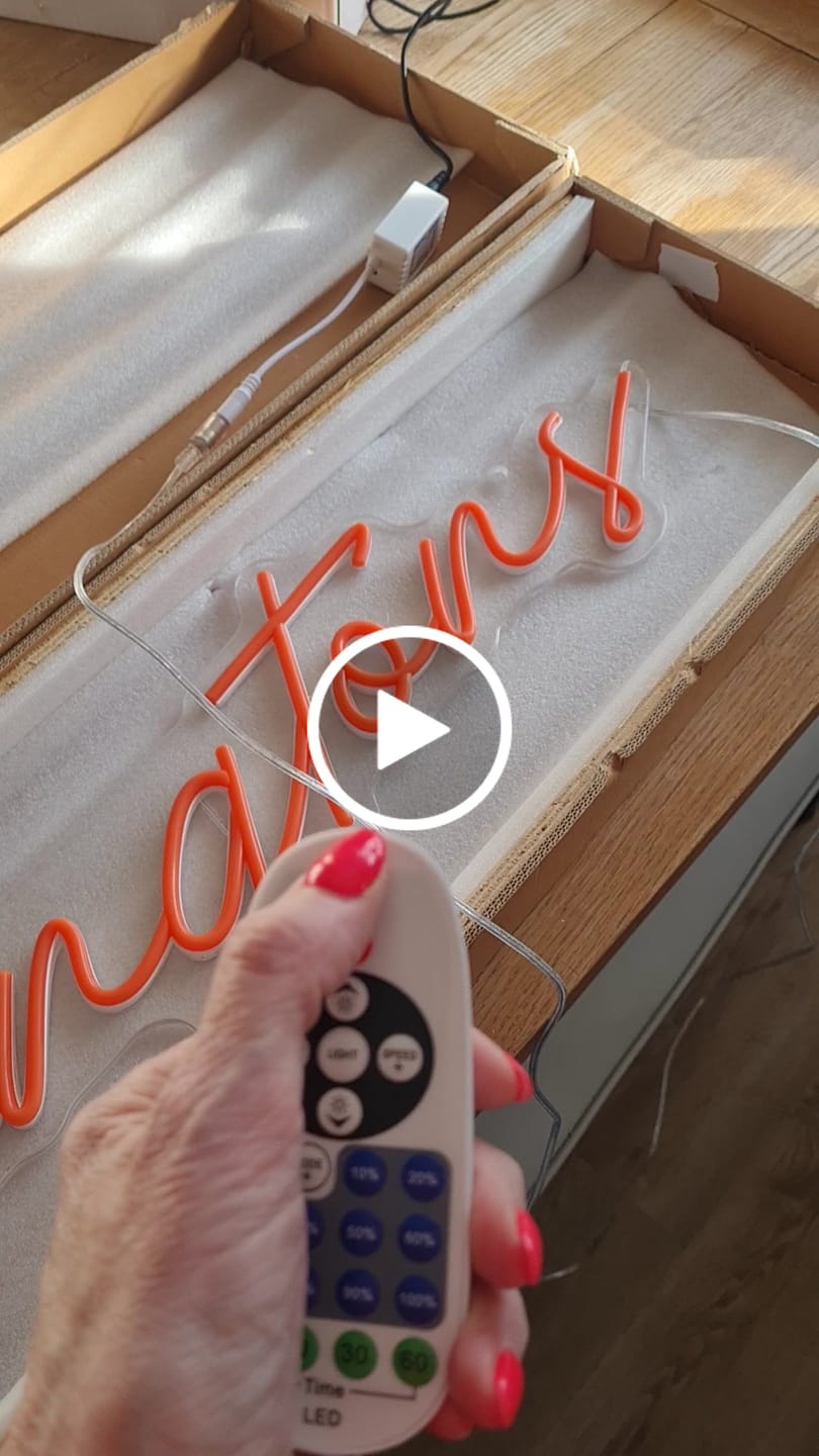 Customer video review of Custom Neon: The Huntingtons