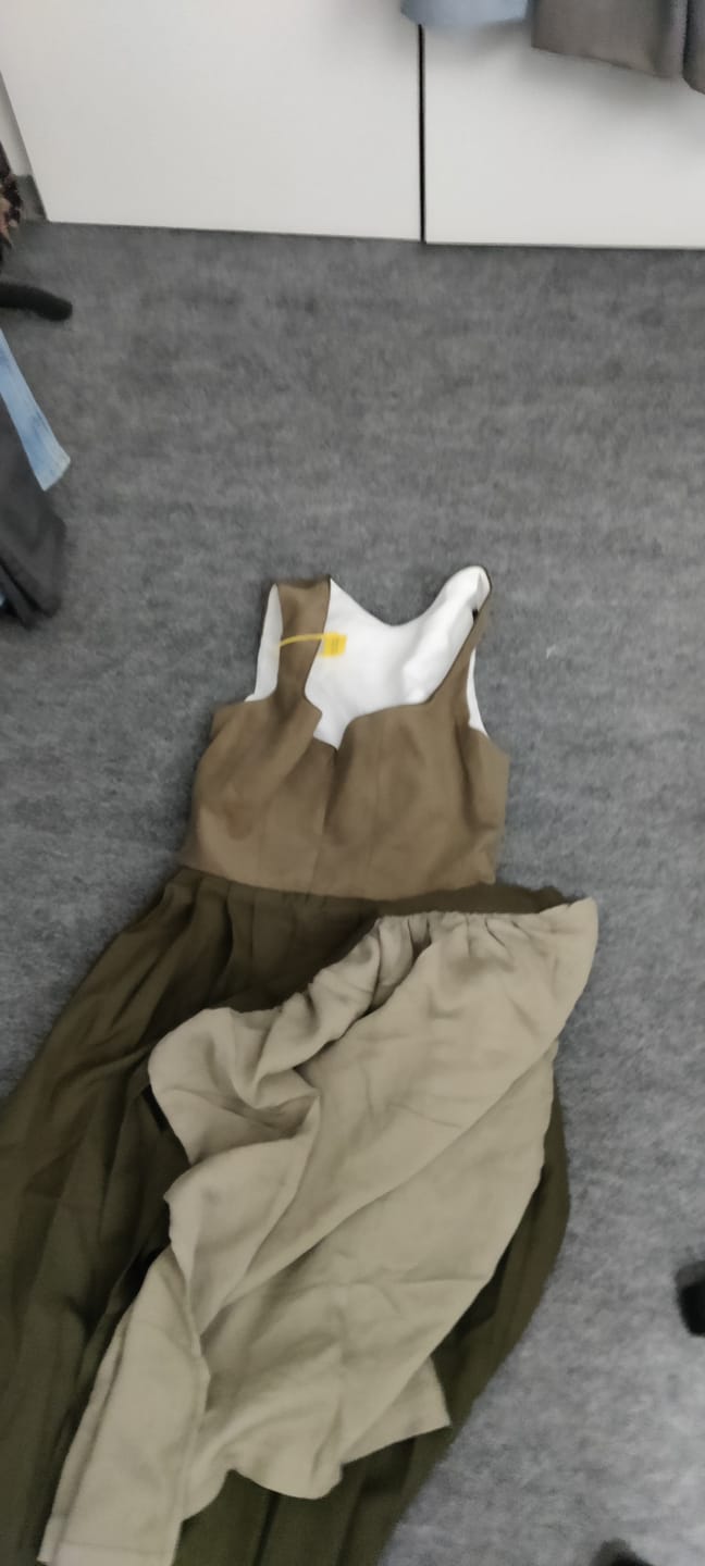Customer photo review of Grün Herz-Ausschnitt Reißverschluss Vorne Dirndl