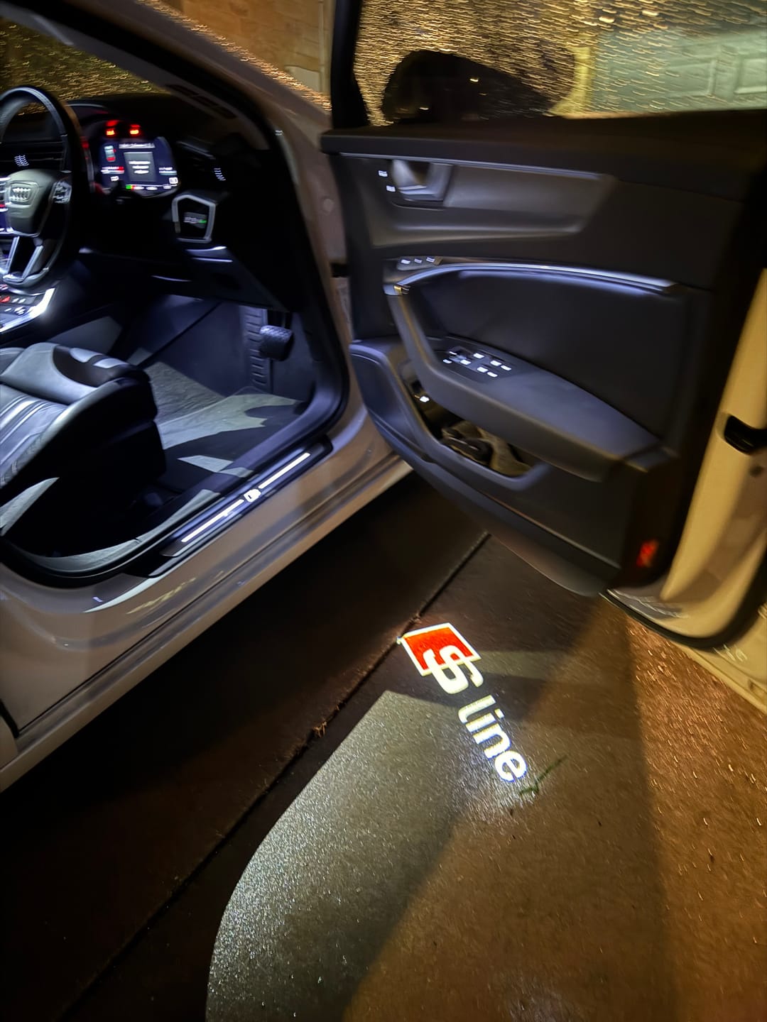 Customer photo review of AUDI DOOR LIGHTS