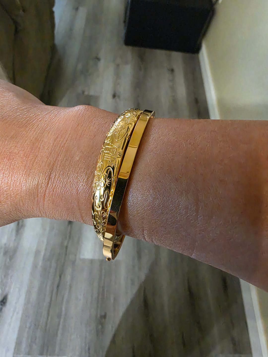 Customer photo review of Plum Blossom Happiness Bangle