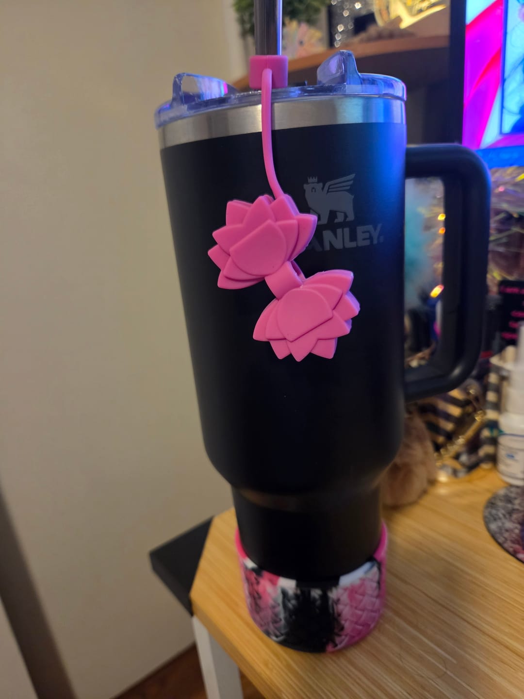Customer photo review of Gracie Straw Topper™ - Fuchsia Pink