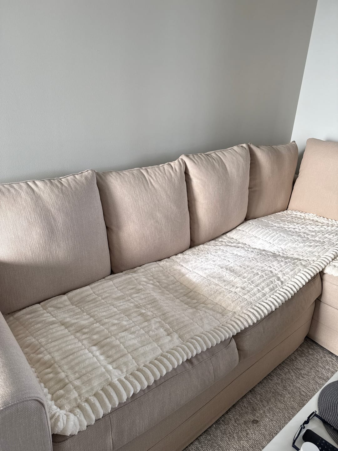 Customer photo review of Koselig Sofatrekk – Hundens favorittplass