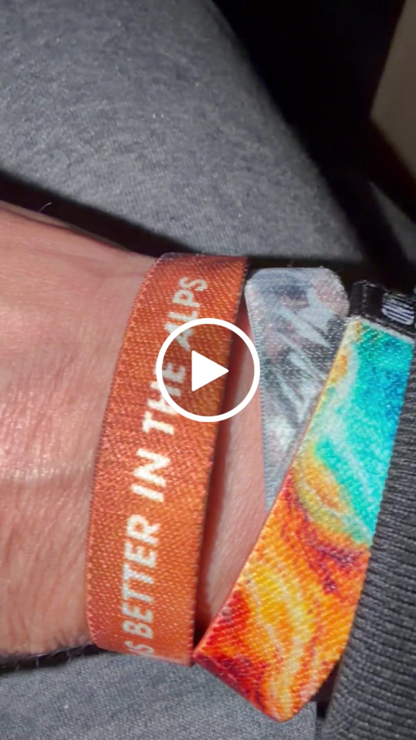Customer video review of Live in the Mountains - Elastisches Armband