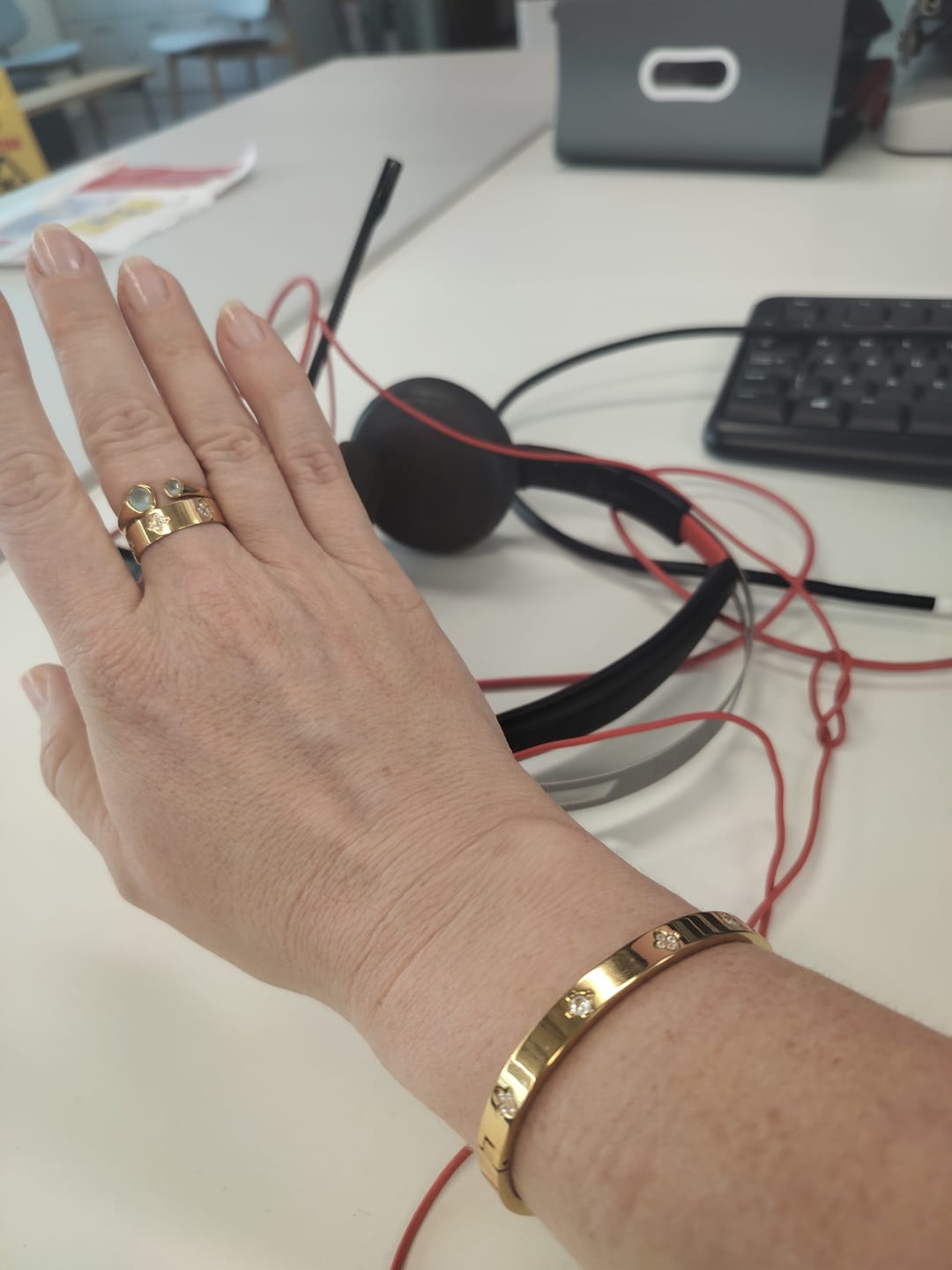 Customer photo review of Gold Clover Bangle