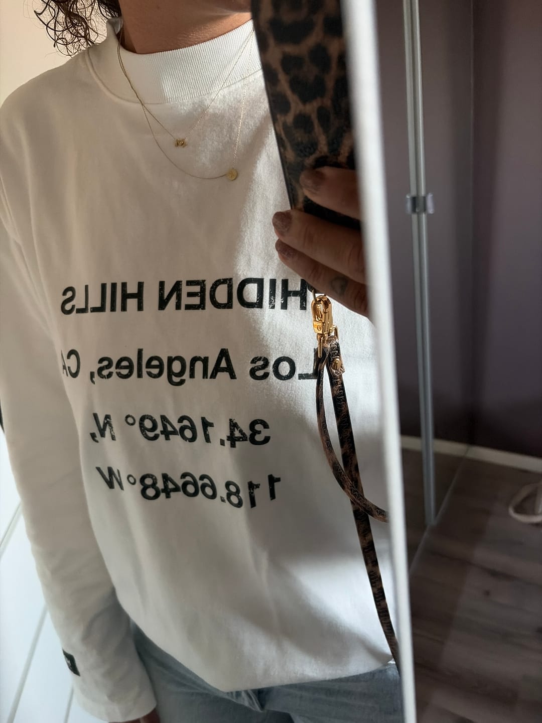 Customer photo review of VINTAGE LOGO LONGSLEEVE T-SHIRT WHITE