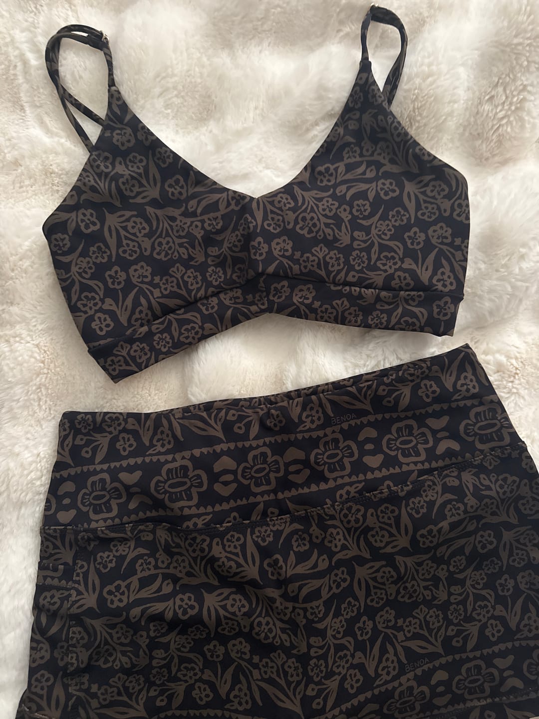 Customer photo review of Vai Sports Bra - Brown Batik