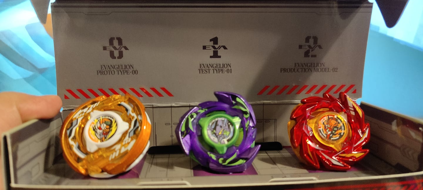 Customer photo review of [Pre-Order] Takara Tomy Beyblade X CX-00 Evangelion Deck Set