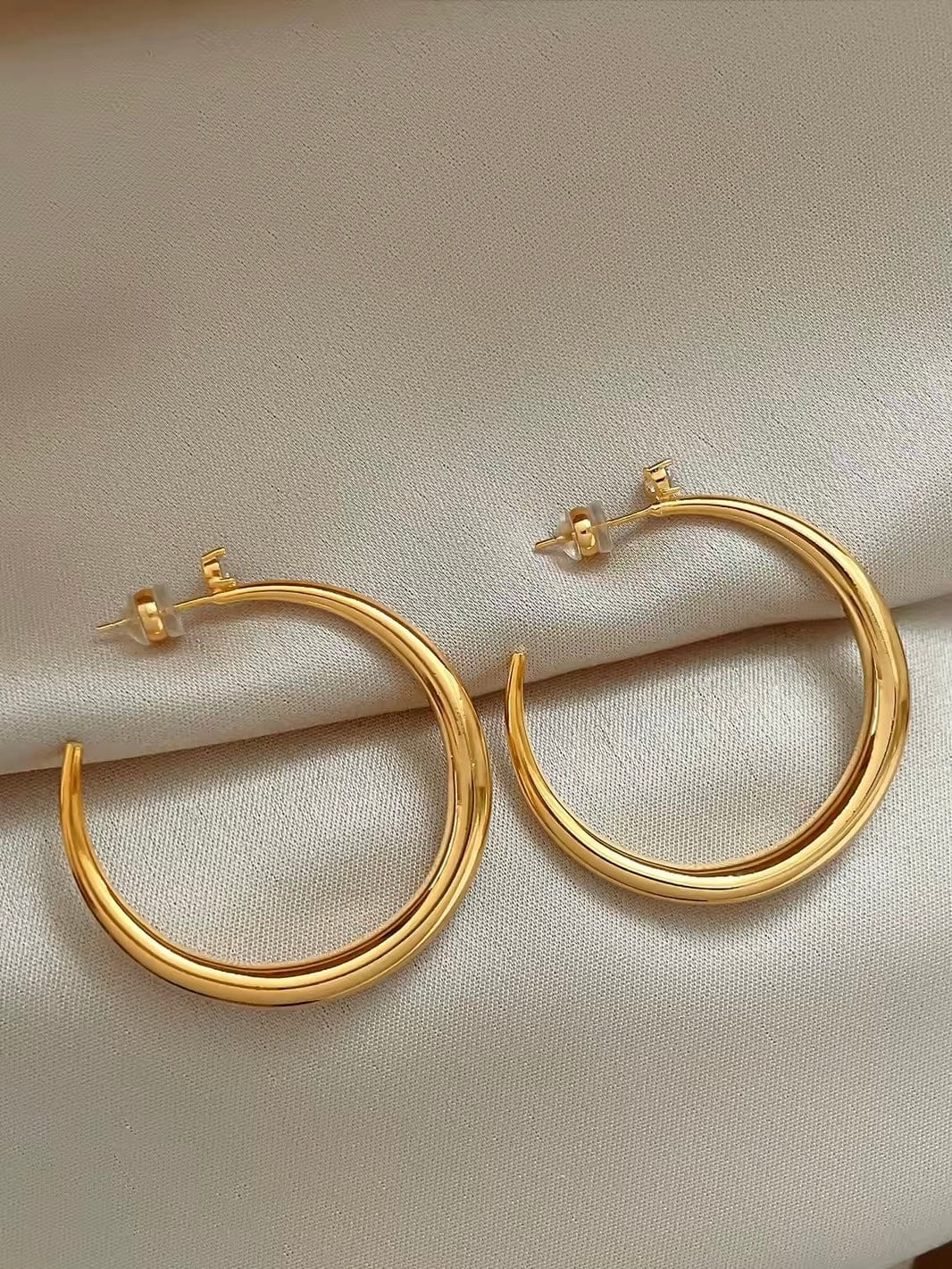Customer photo review of Eirlys Earrings