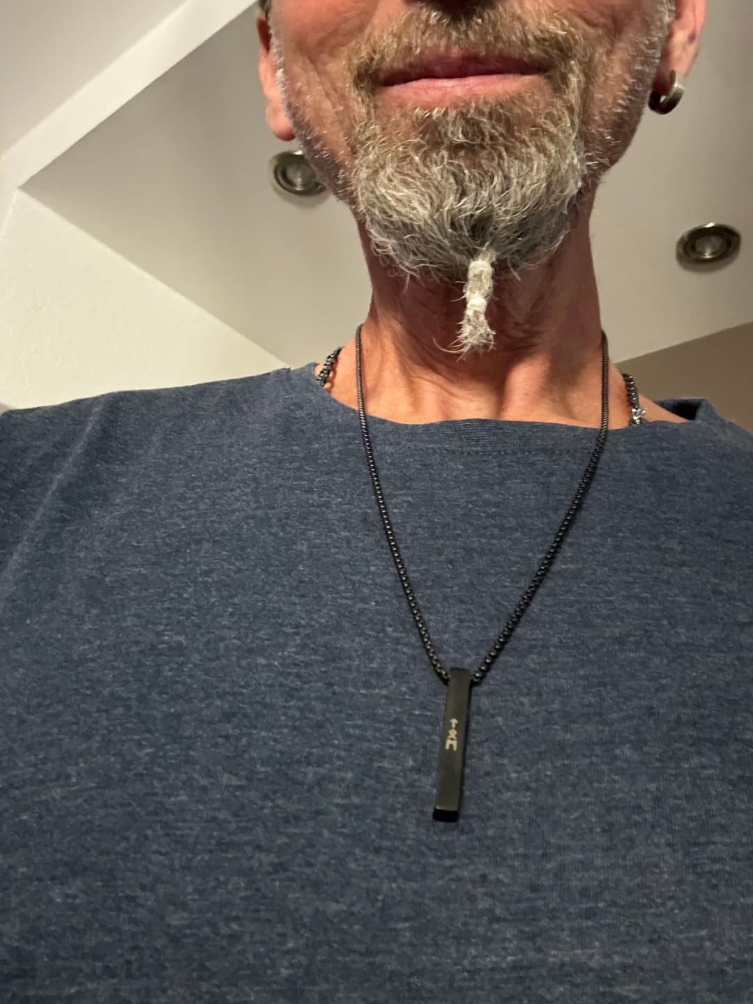 Customer photo review of Collier Barre Runes Viking Gravé