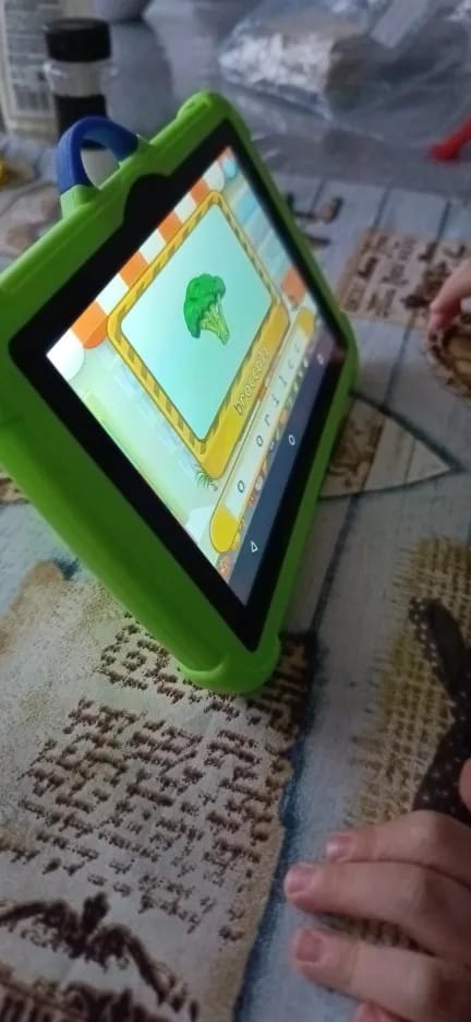 Customer photo review of Kids Learning Tablets