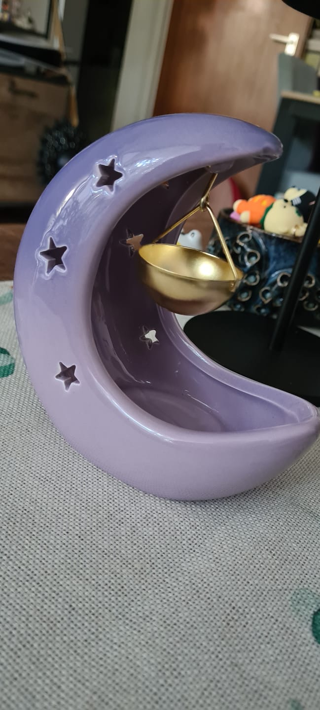 Customer photo review of Halbmond Duftlampe mit Sternausschnitten