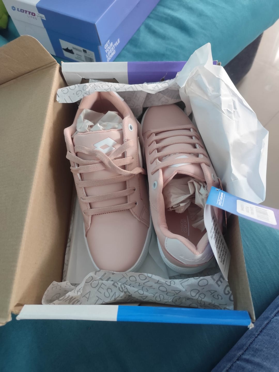 Customer photo review of Tenis Baute Women