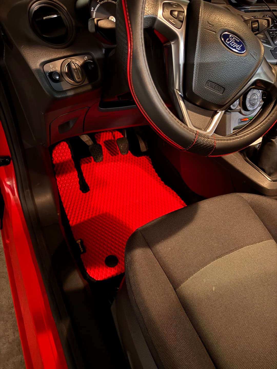 Customer photo review of Auto Fußmatten nach Maß - Vorne