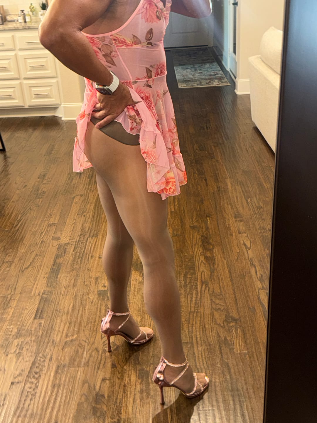 Customer photo review of PLAY - FREE HUGGING SEAMLESS TIGHTS  - GLOSS