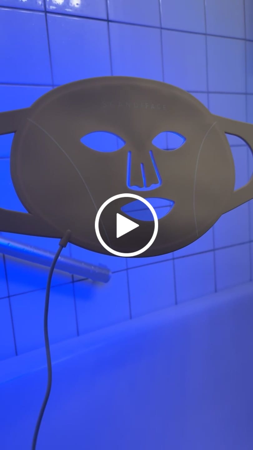 Customer video review of Skinboosting LED mask