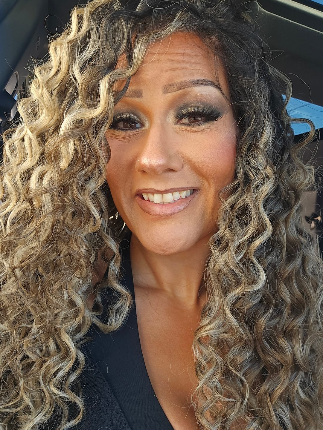 Customer photo review of Magic Collection Line Silicone Anti Slip Wig Band