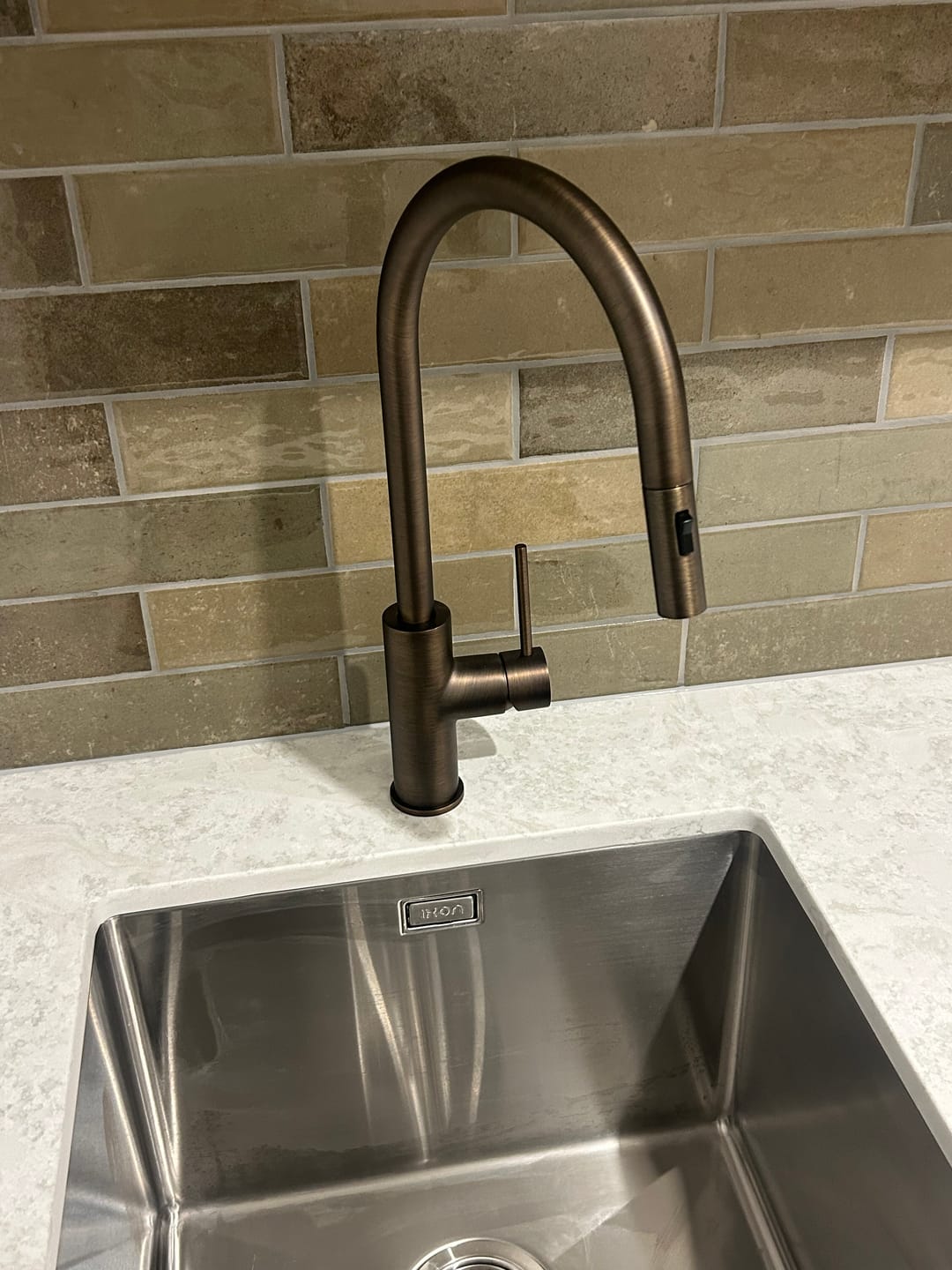 Customer photo review of Porto Pull-Out Kitchen Mixer Antique Brass