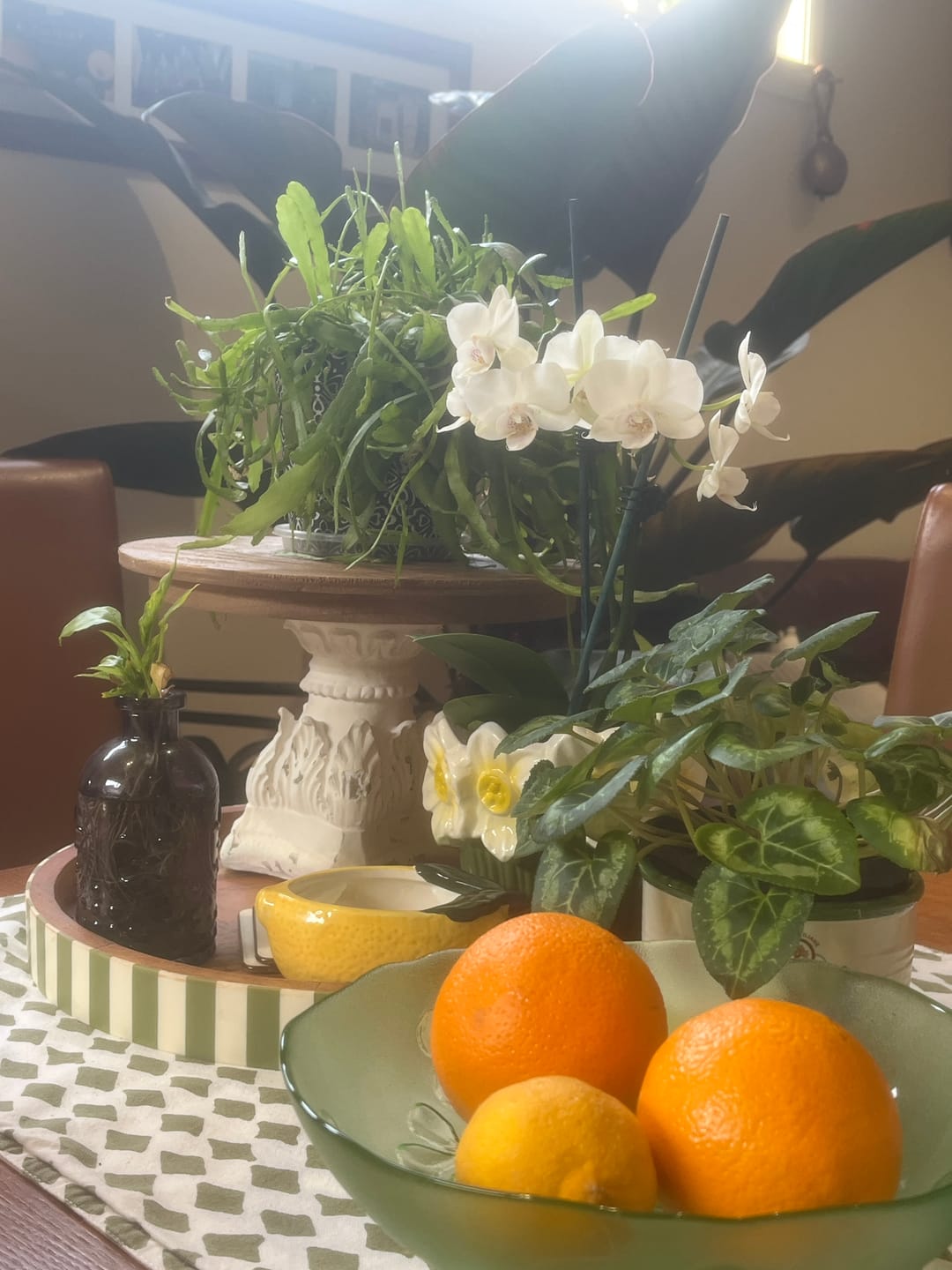 Customer photo review of Léon French Provincial Cake Stand, Antique White Magnesia & Fir Wood 27cm