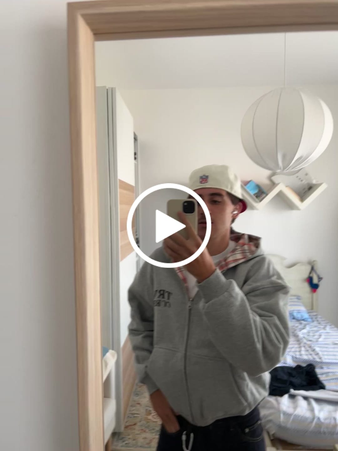 Customer video review of Reversible Flannel Zip-Hoodie Orange