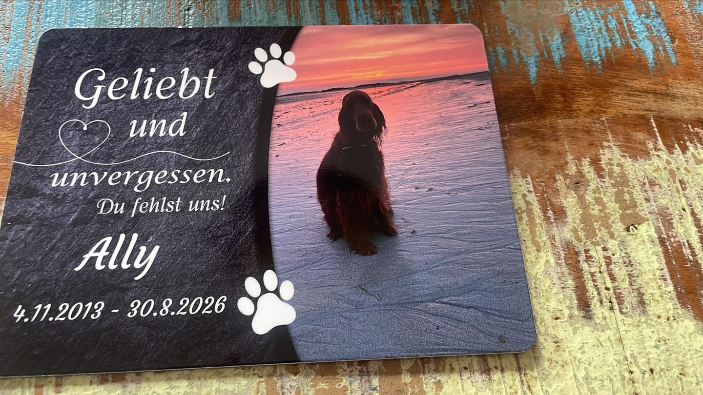 Customer photo review of Hunde Gedenktafel mit Foto & Spruch (UV- & Wetterfest)