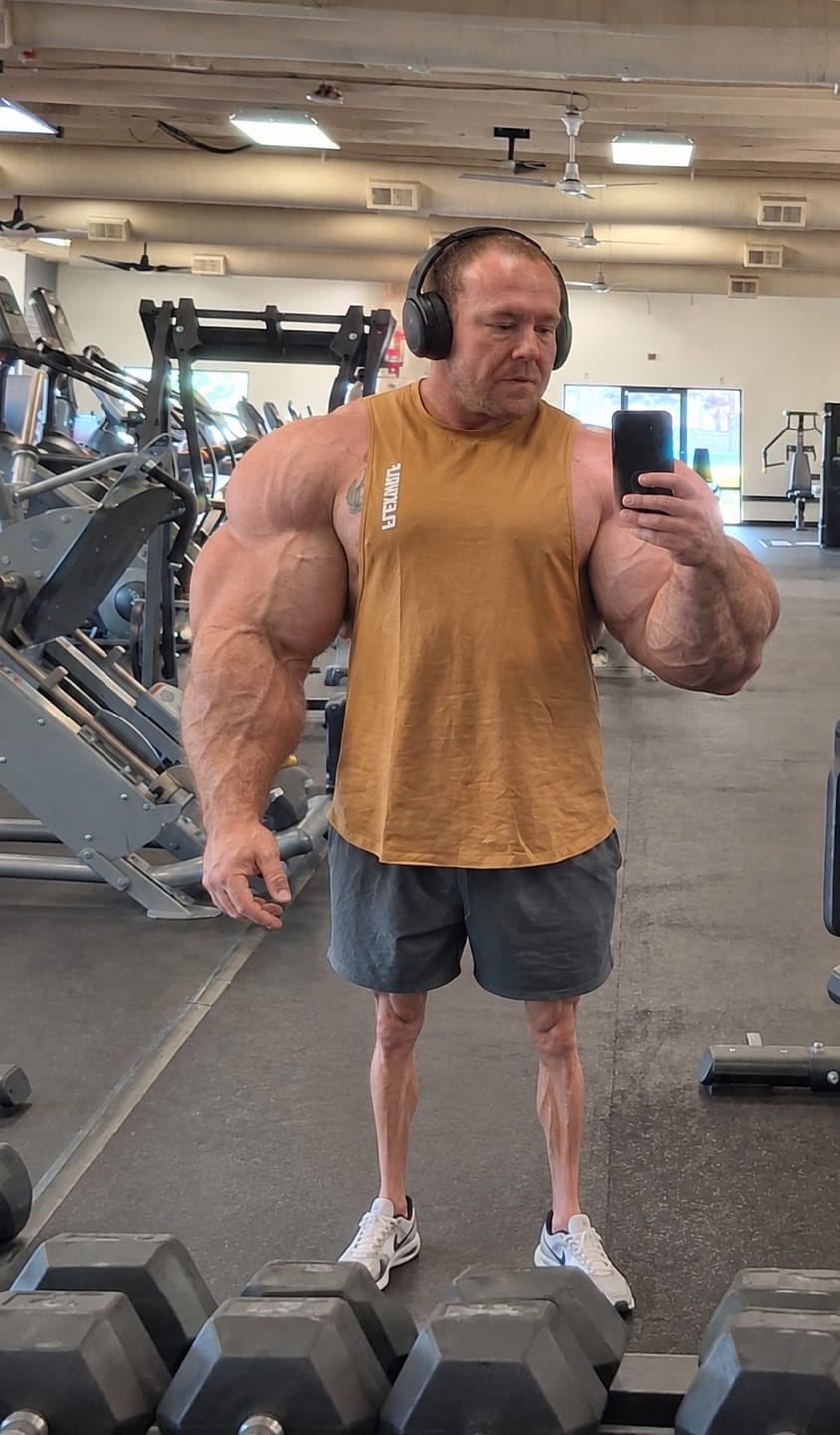 Customer photo review of Flex Arm Tank Signature Series