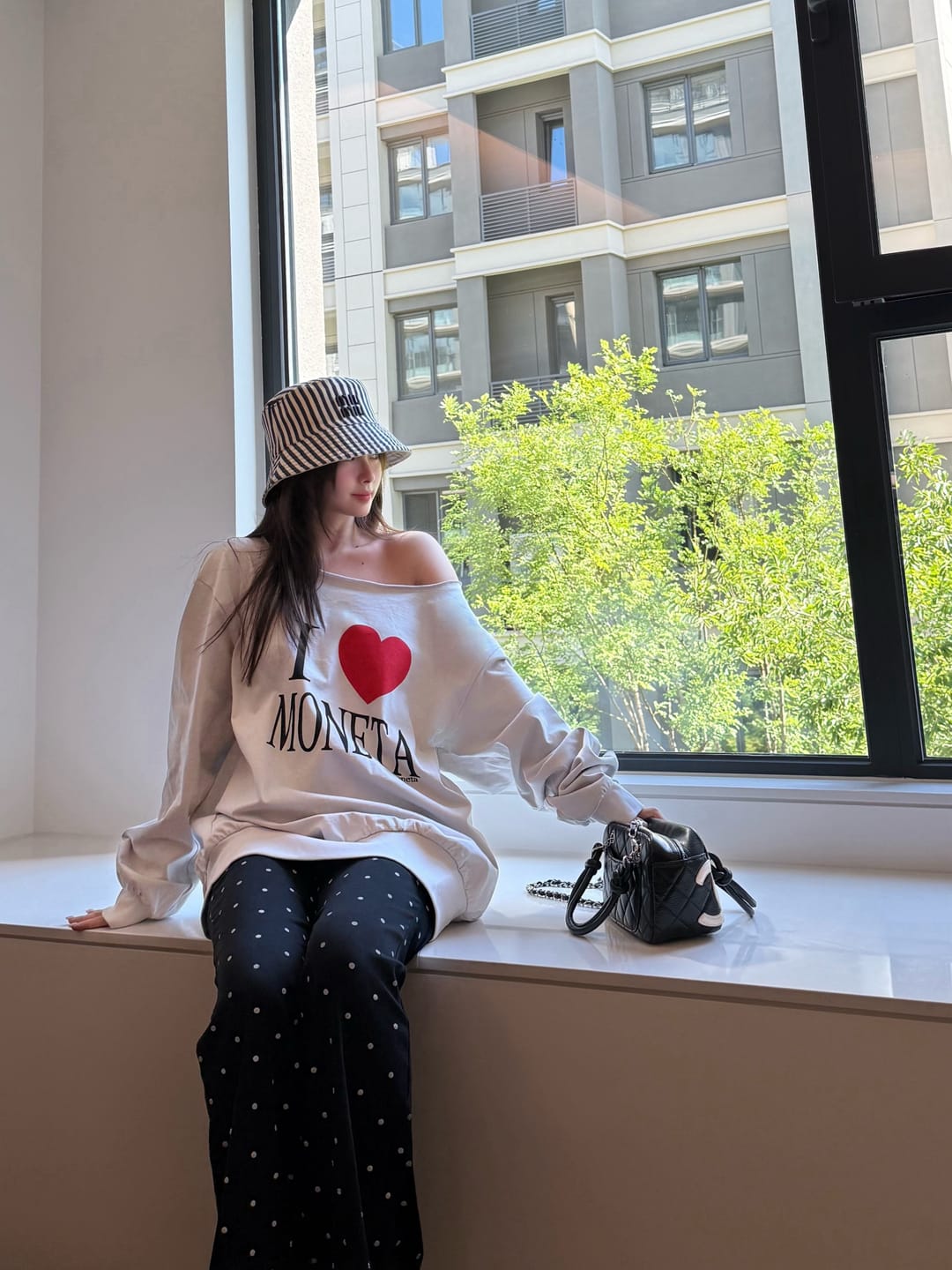 Customer photo review of 0122stepll Long Sleeve Pullover T-Shirt