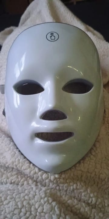 Customer photo review of Mascarilla LED de terapia + 5 ud Mascarillas de Regalo