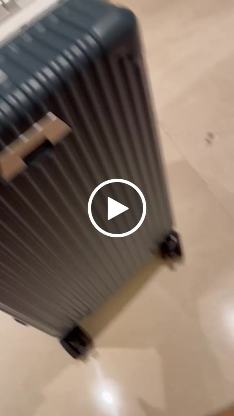 Customer video review of Carry-On Classic 19"