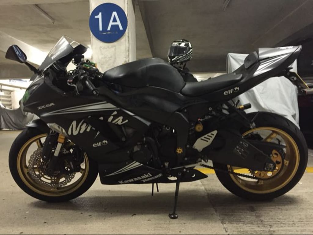 Customer photo review of KAWASAKI ZX6R ZX-6R 636 2005 2006 Custom Design Race Fairing Track Fairing