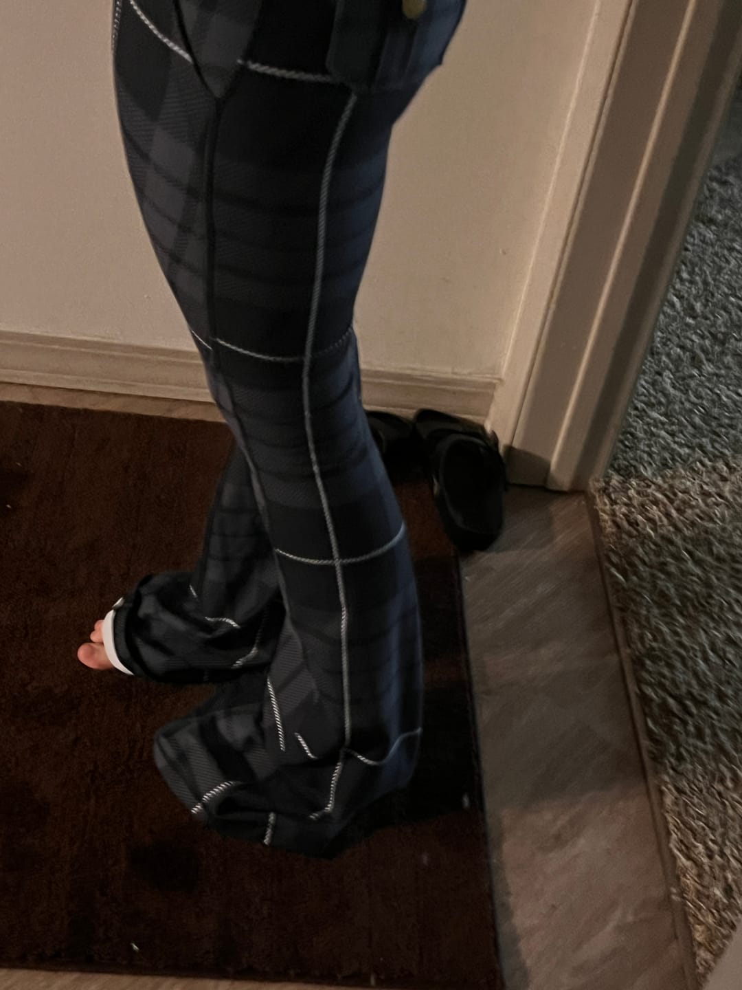 Customer photo review of Curve Cargo EVO Flare Leggings