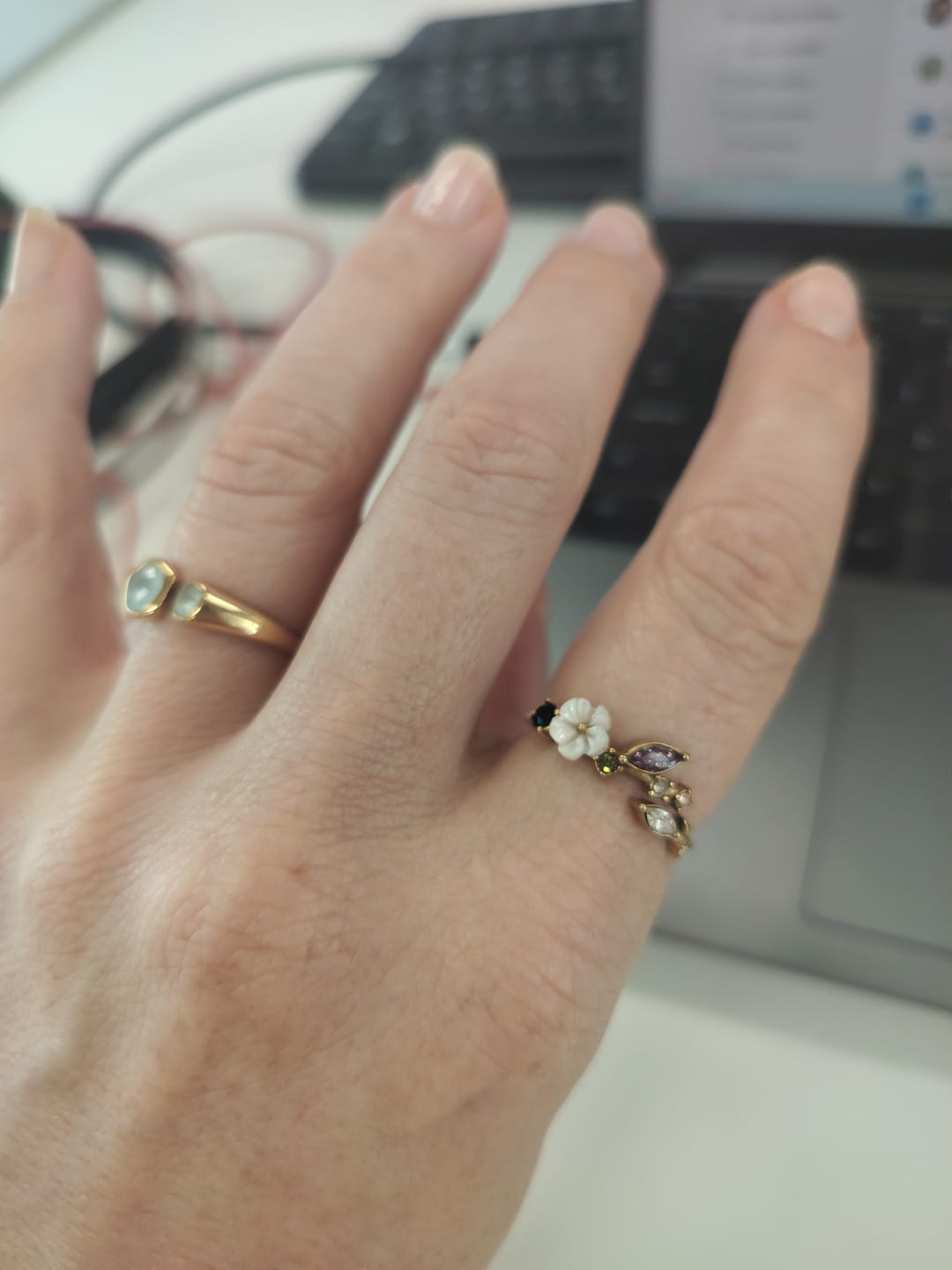 Customer photo review of Crystal White Blossom Ring Gold