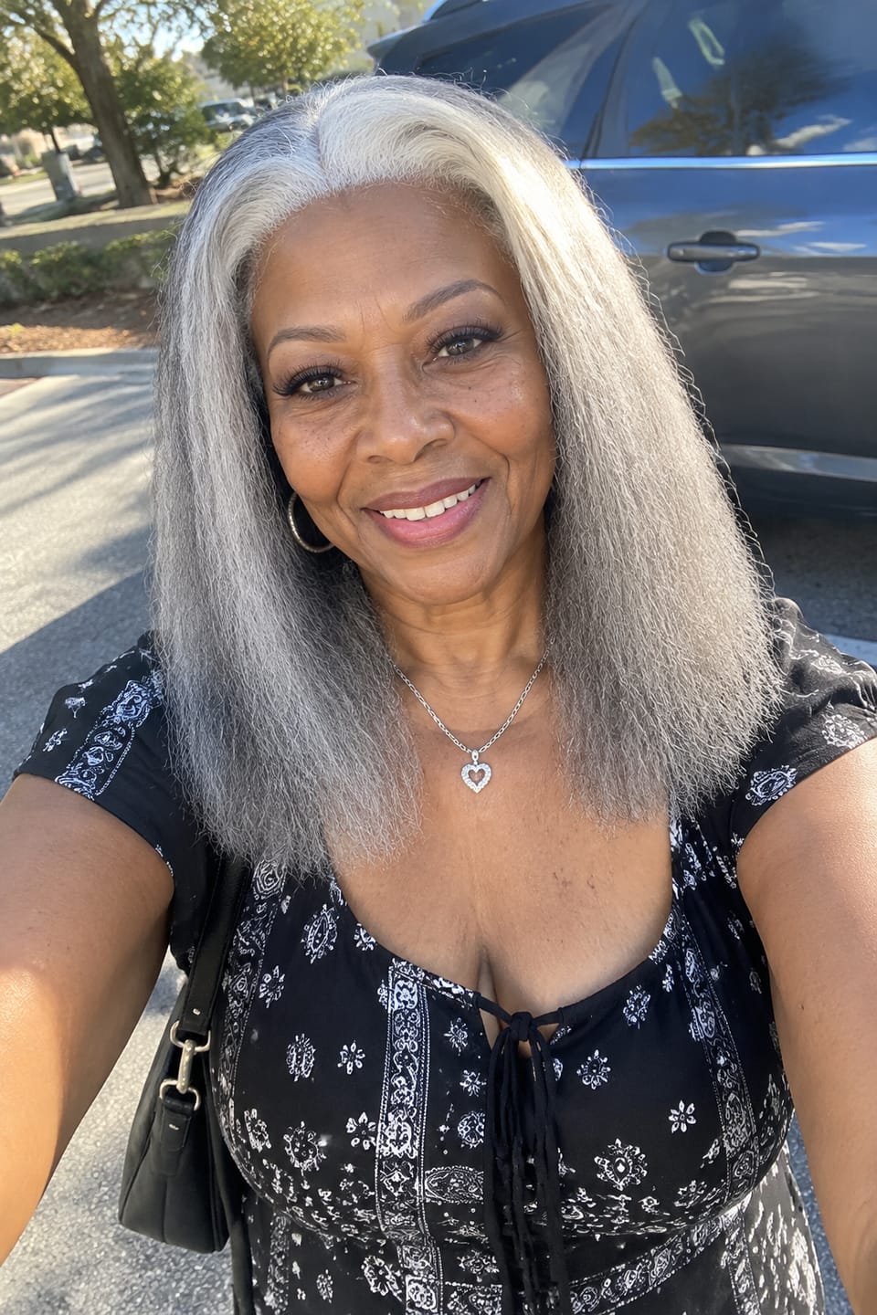 Customer photo review of Luvwin 4C Edges Salt & Pepper More Salt Highlight Front Glueless Yaki Straight Wig