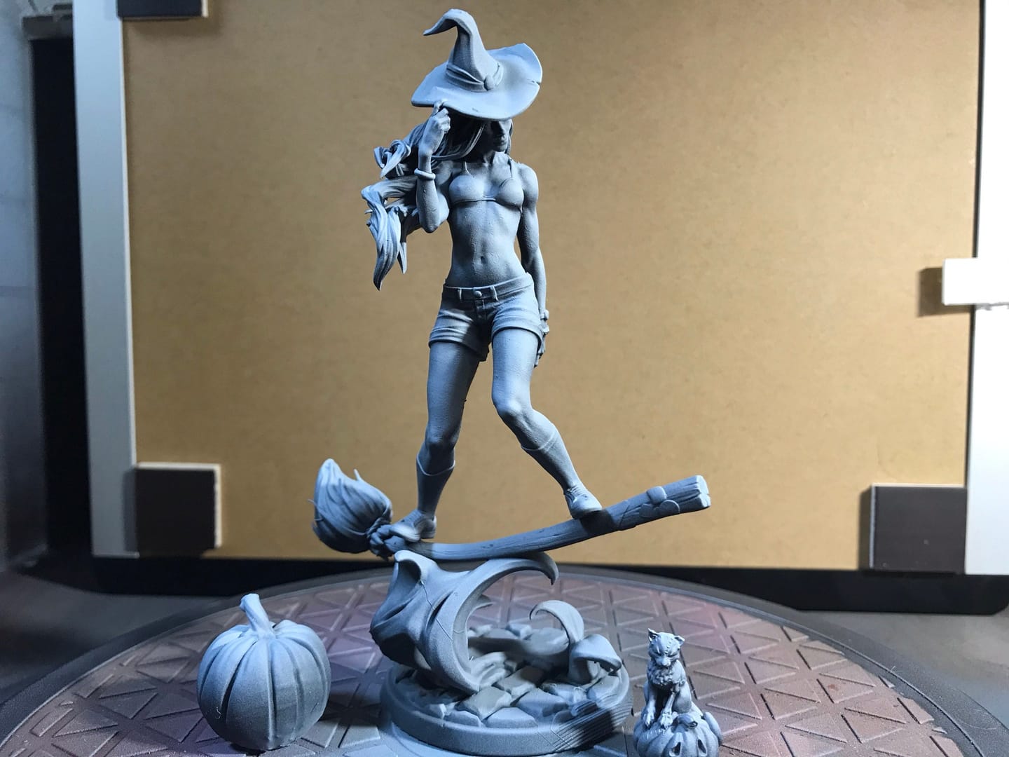 Customer photo review of Anita Young Witch - 75mm Pinup