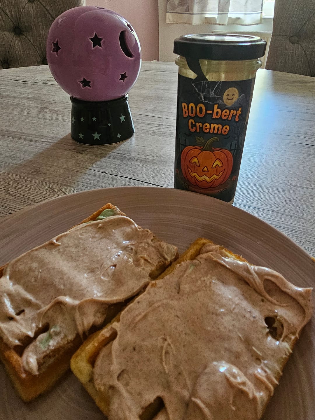 Customer photo review of BOO-bert Halloween-Creme – Weiße Schokoladencreme mit Gewürzen