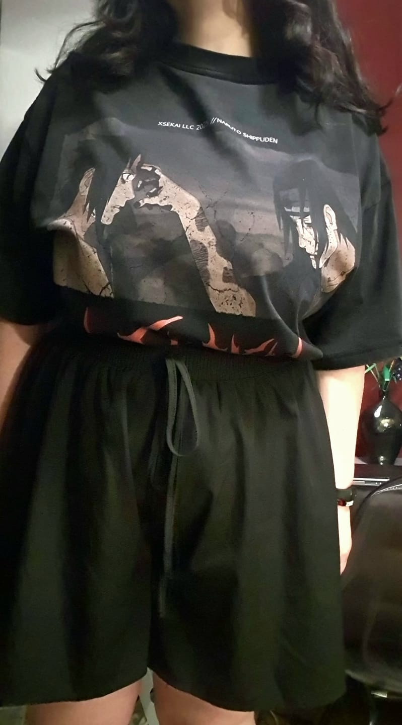 Customer photo review of Uchiha Bloodline Oversize Tee