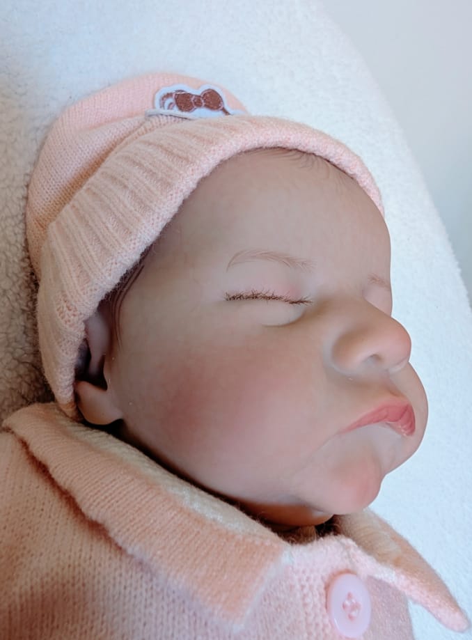 Customer photo review of "Eloise" -17 Inch Lifelike Newborn Reborn Baby Doll Girll