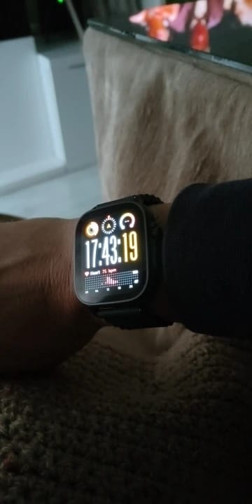 Customer photo review of Vivaria Watch Ultra 9