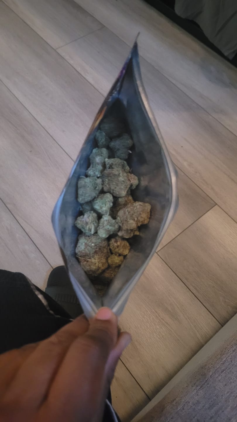 Customer photo review of Candy Gas THCA Flower