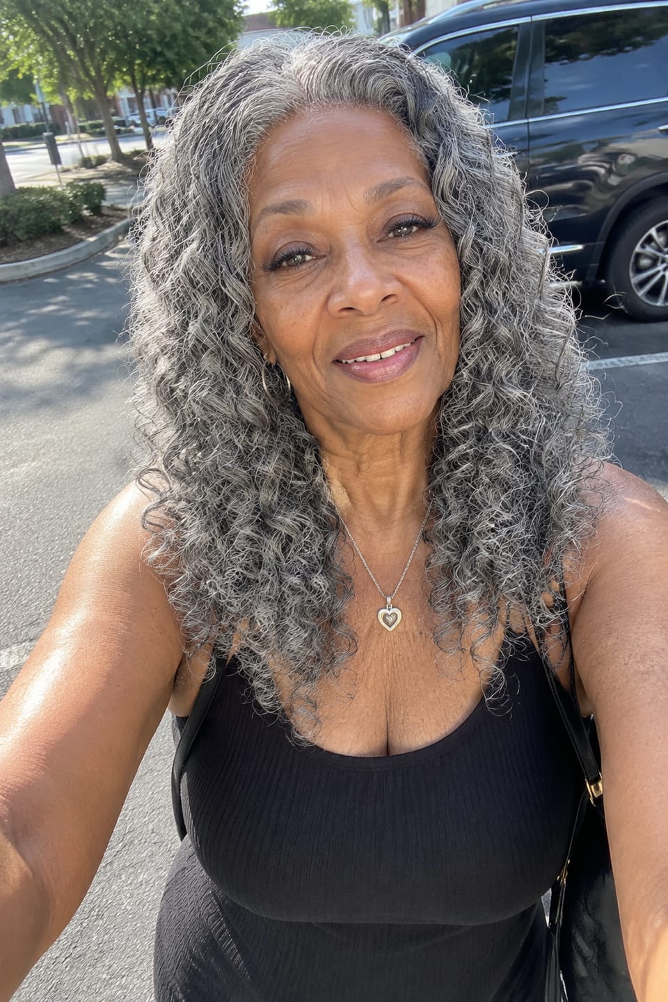Customer photo review of Luvwin Salt & Pepper Loose Wave Curly Wig Glueless Gray Color 100% Human Hair