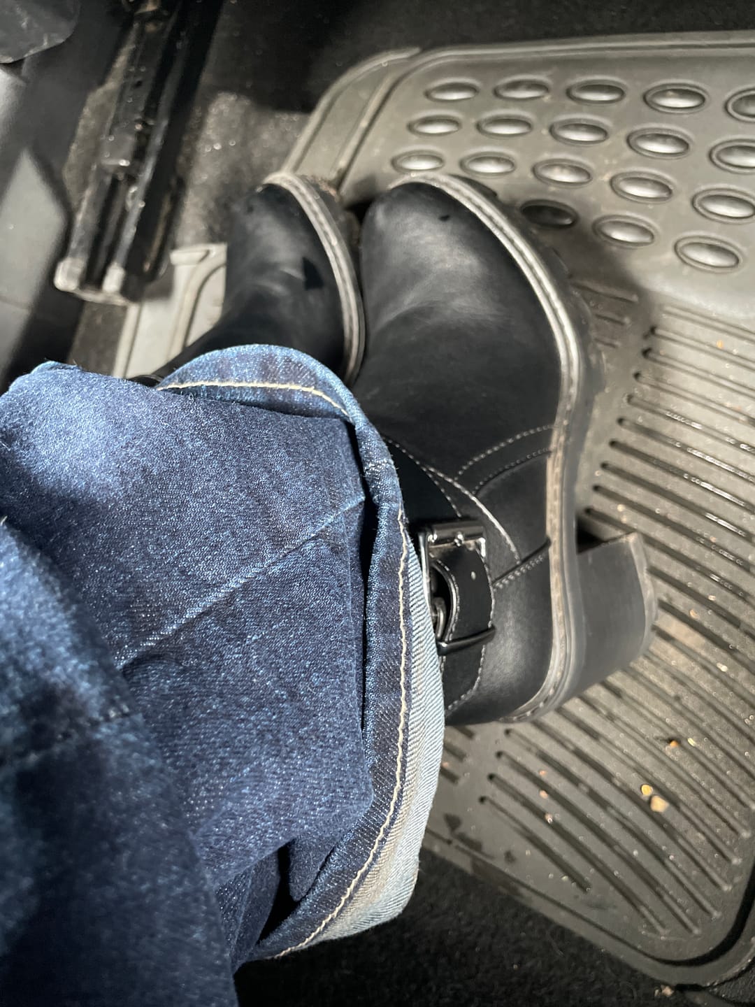 Customer photo review of Botin Taco Negro Mujer 56051