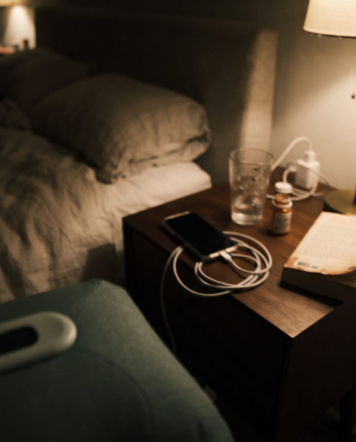 Customer photo review of FYROST Vesper — Smart Anti-Snore Pillow