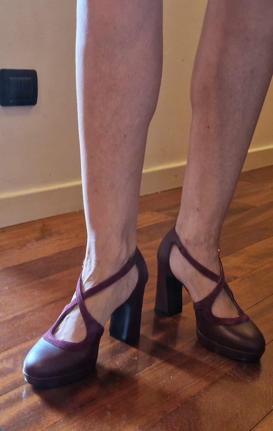 Customer photo review of Loft Wine decollete in nappa e camoscio bordeaux tacco 9 artigianale pugliese