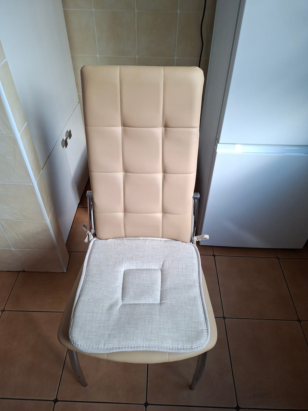 Customer photo review of Scaune bucatarie inox K209, bej/crom, piele ecologica/metl, 43x54x101x47 cm