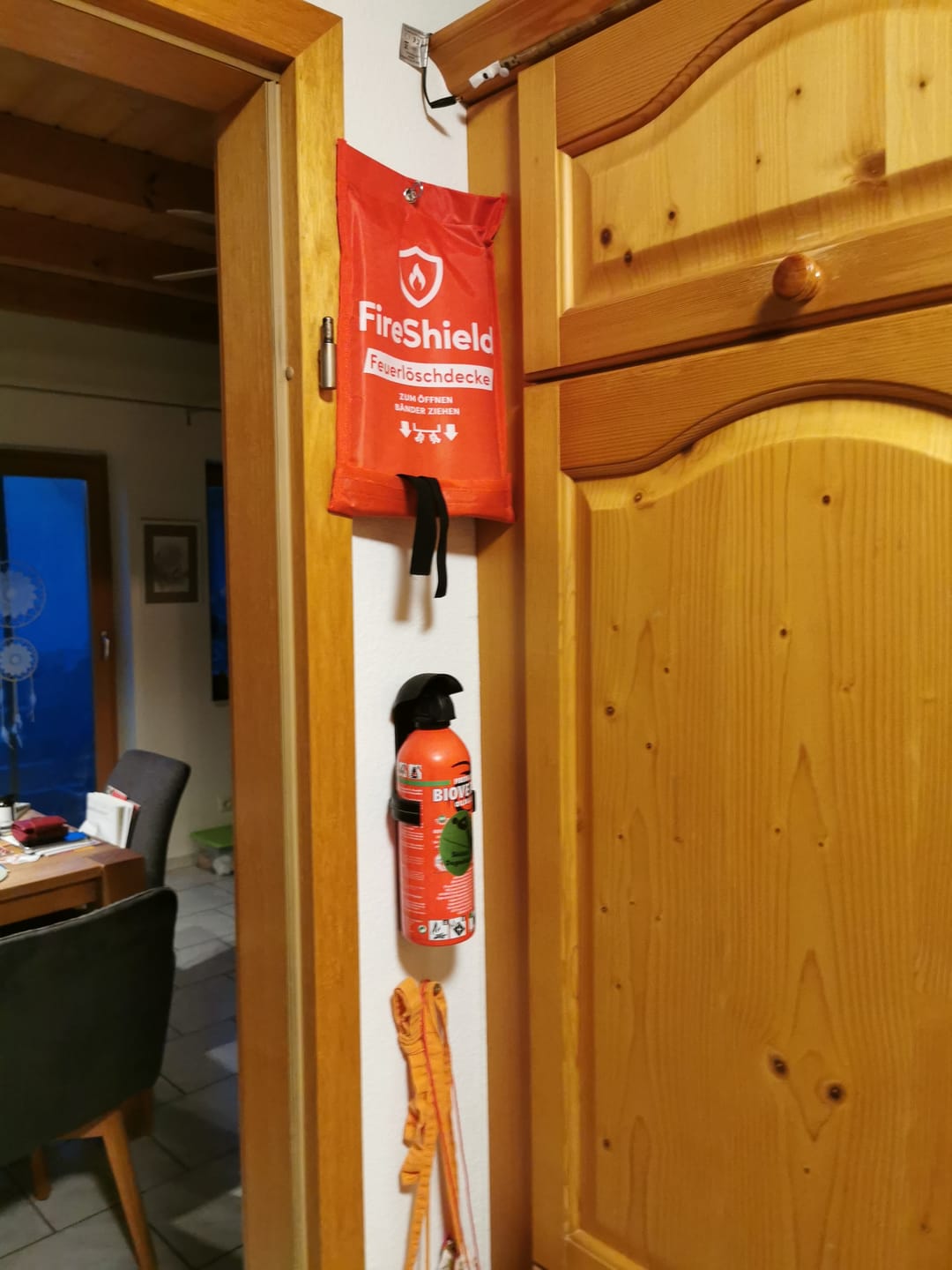Customer photo review of FireShield - 3-Sekunden Notfall-Löschdecke