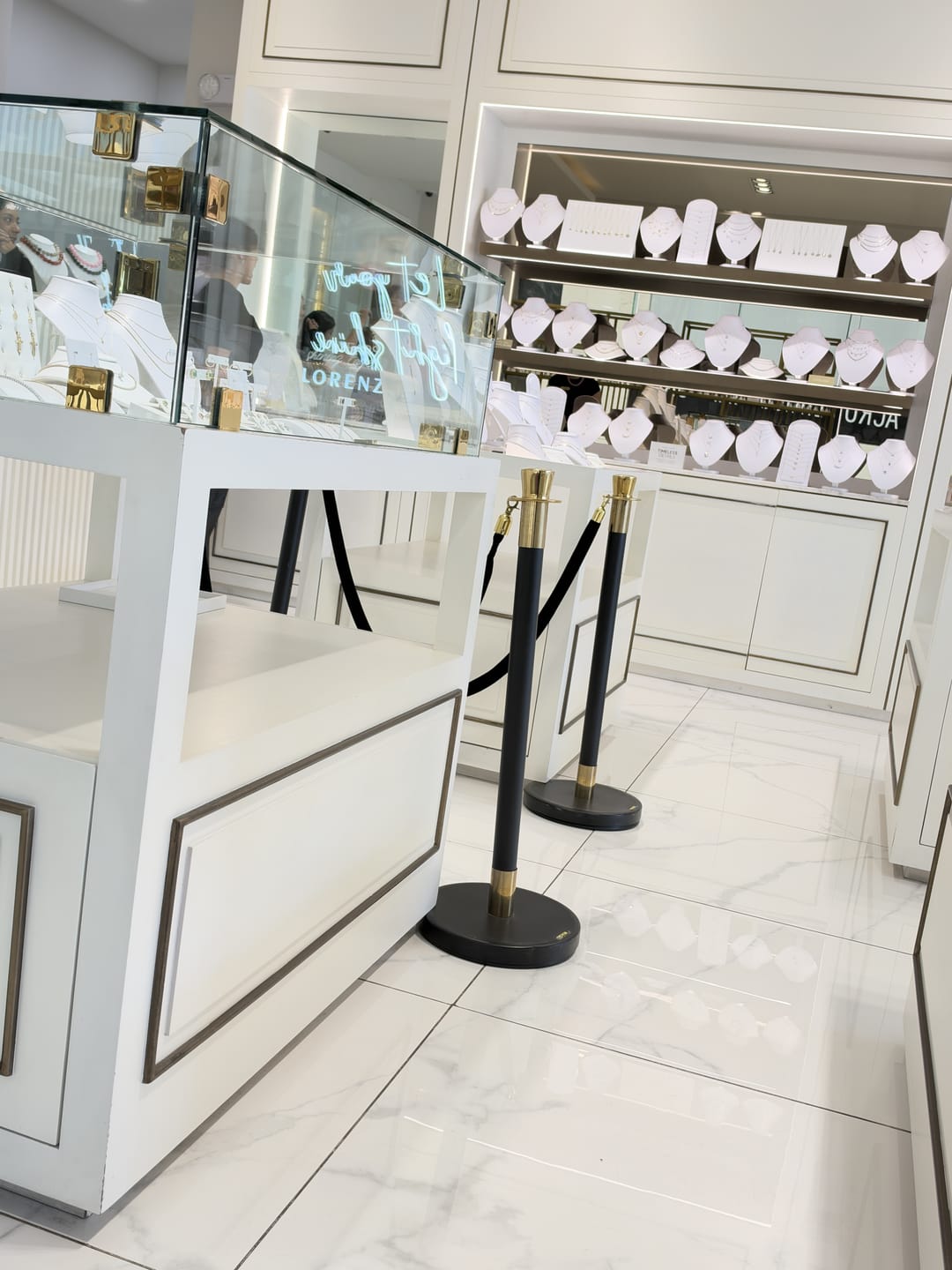 Customer photo review of PERFORACION Piercing Party