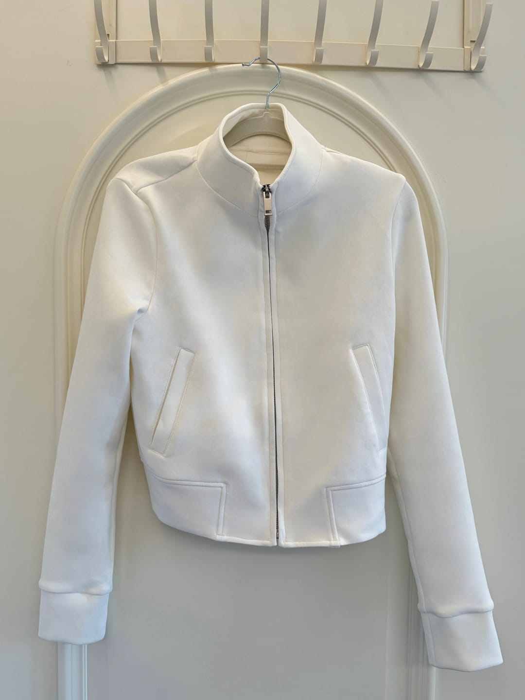Customer photo review of Hydrae Sculpted High-Neck Zip-Up Fitted Jacket
